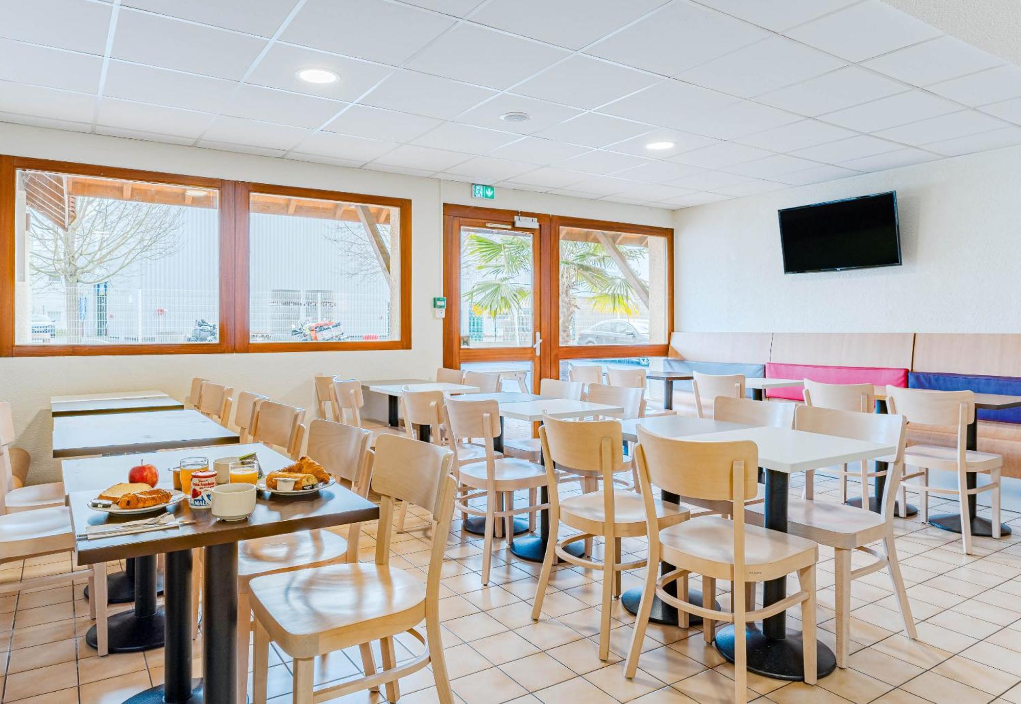 B&B Hotel Châtellerault Buitenkant foto