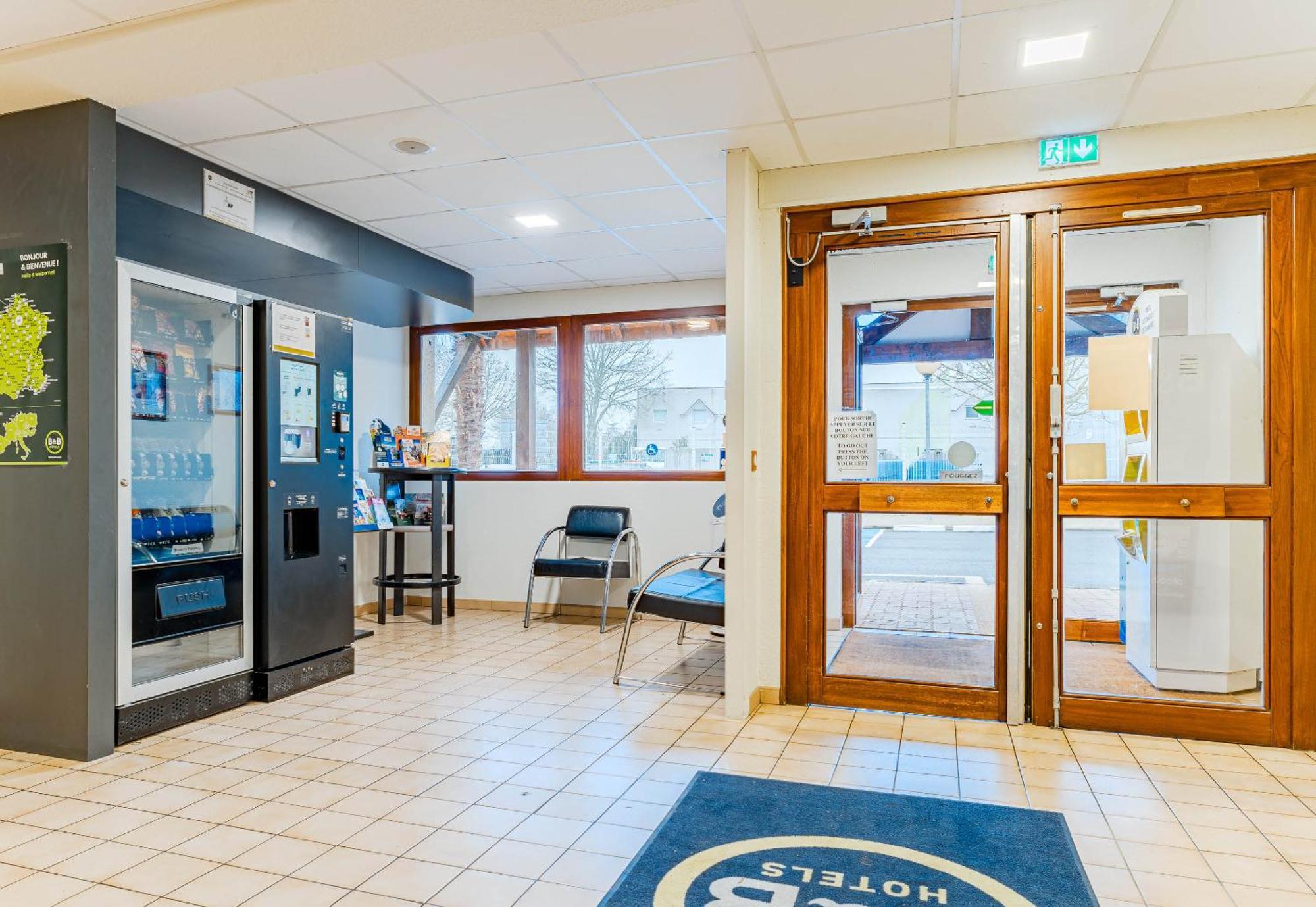 B&B Hotel Châtellerault Buitenkant foto