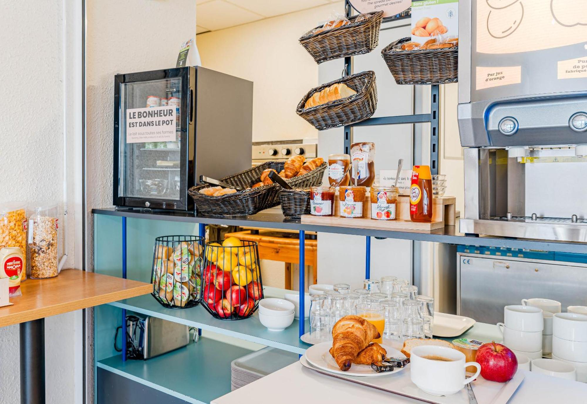 B&B Hotel Châtellerault Buitenkant foto