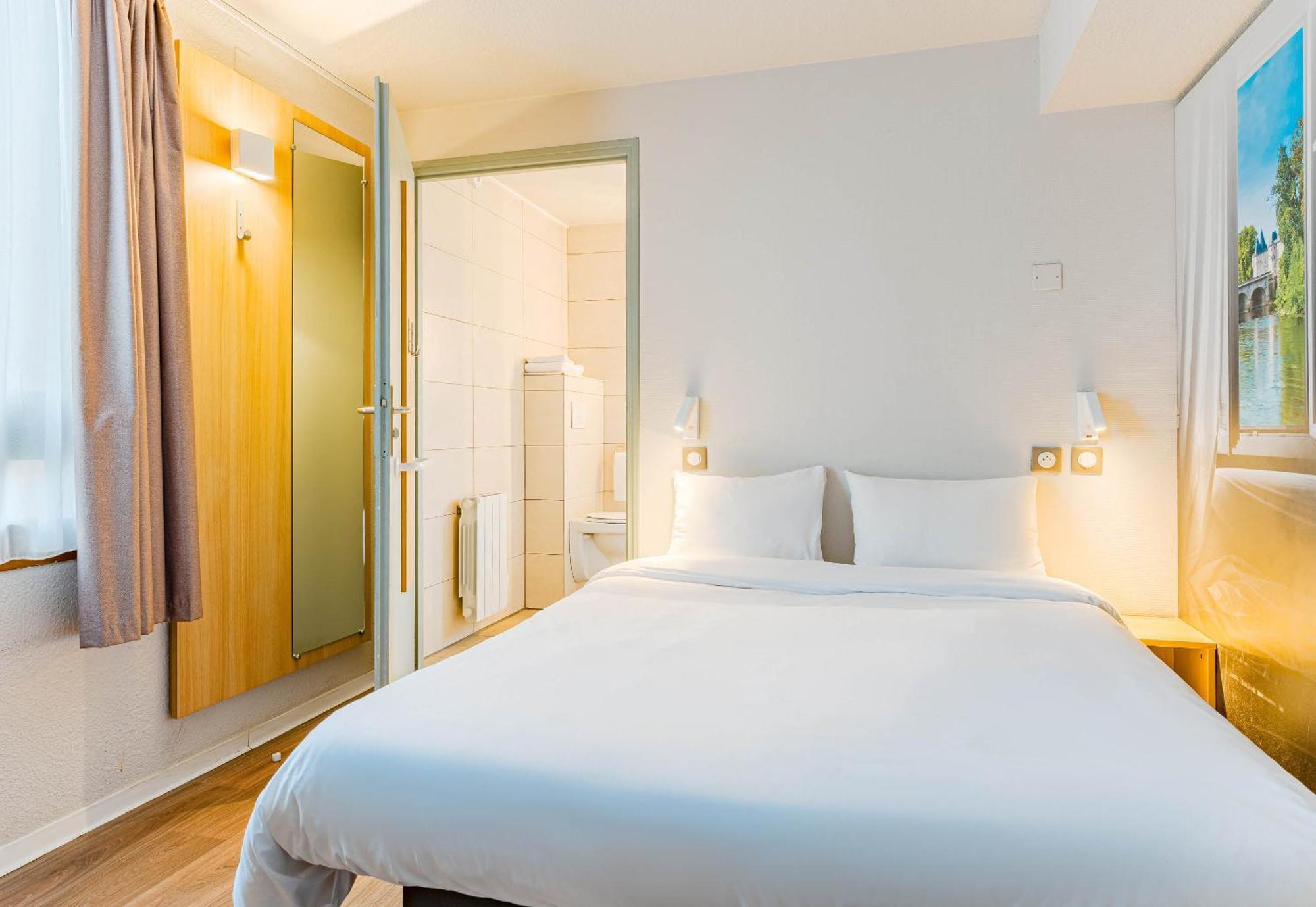 B&B Hotel Châtellerault Buitenkant foto