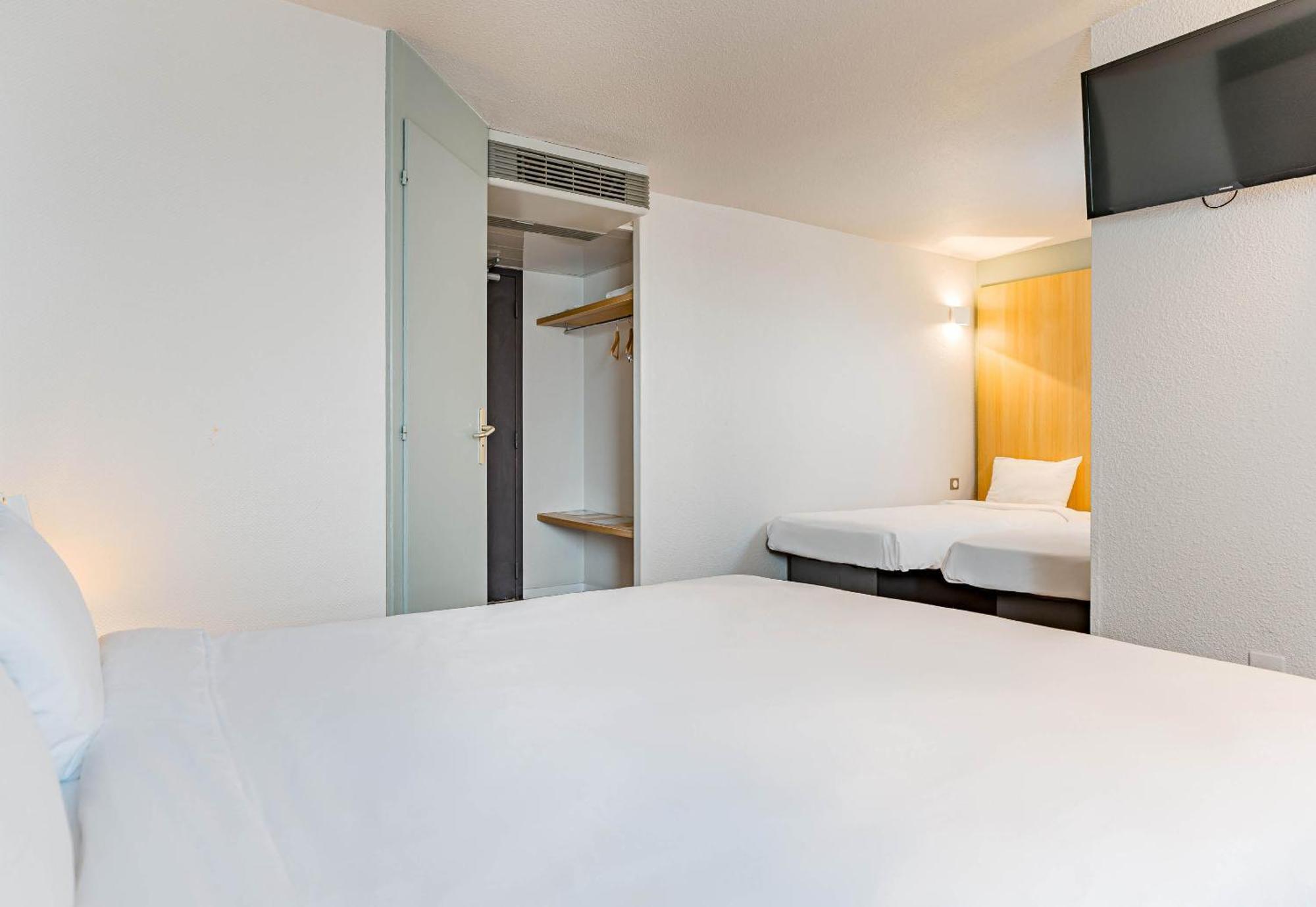 B&B Hotel Châtellerault Buitenkant foto