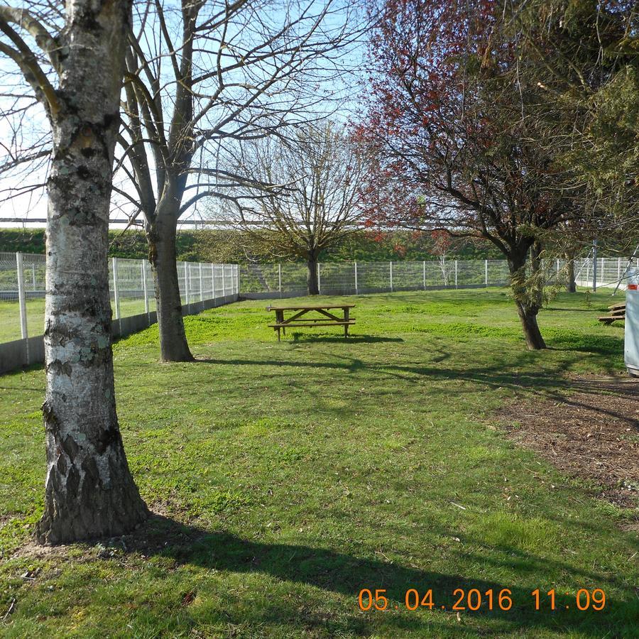 B&B Hotel Châtellerault Buitenkant foto