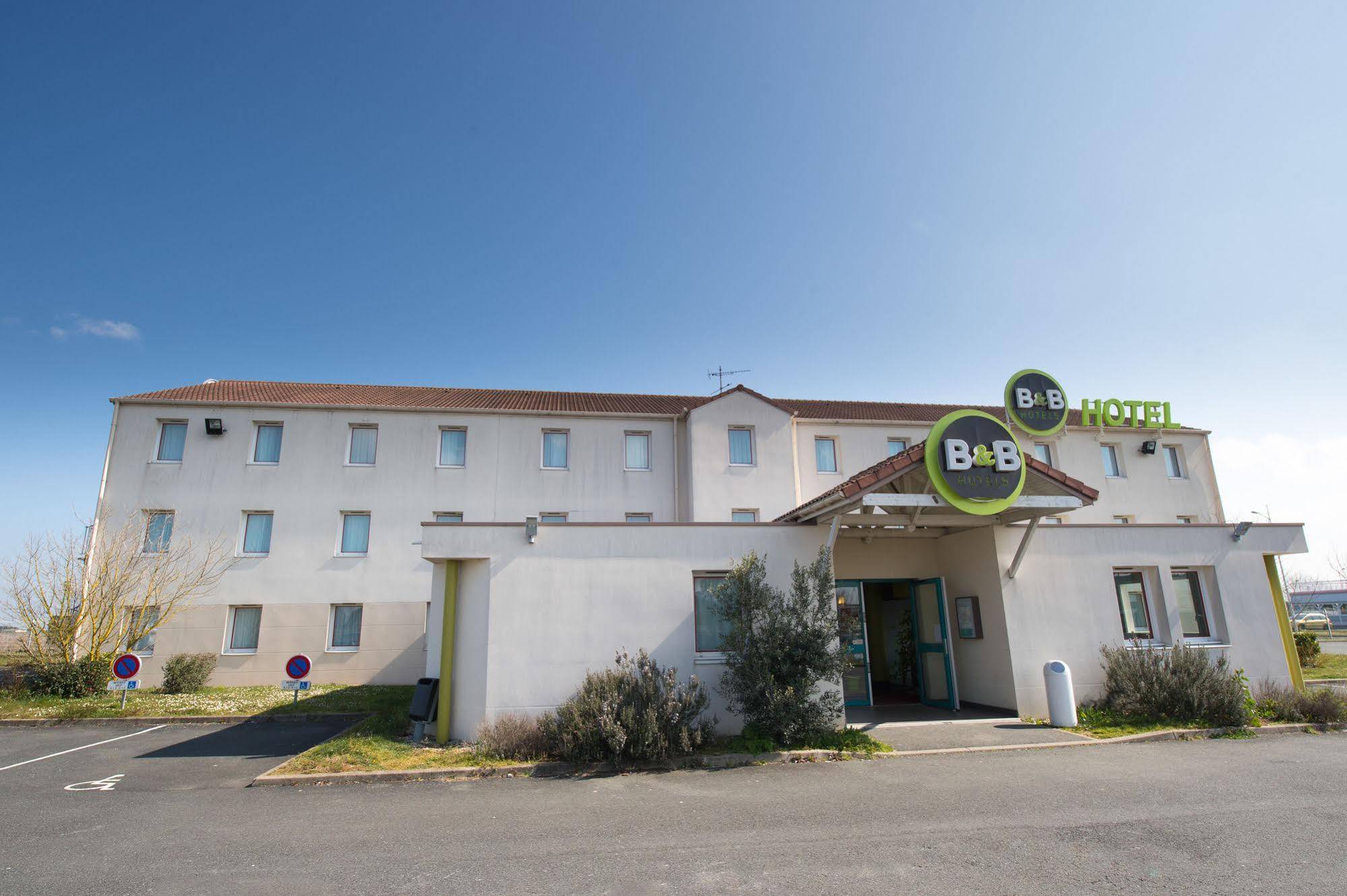 B&B Hotel Châtellerault Buitenkant foto